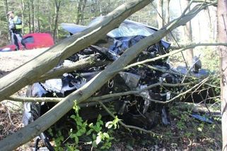 Řidič narazil na Přerovsku autem do stromů. S vážnými zraněními skončil v nemocnici - Novinky